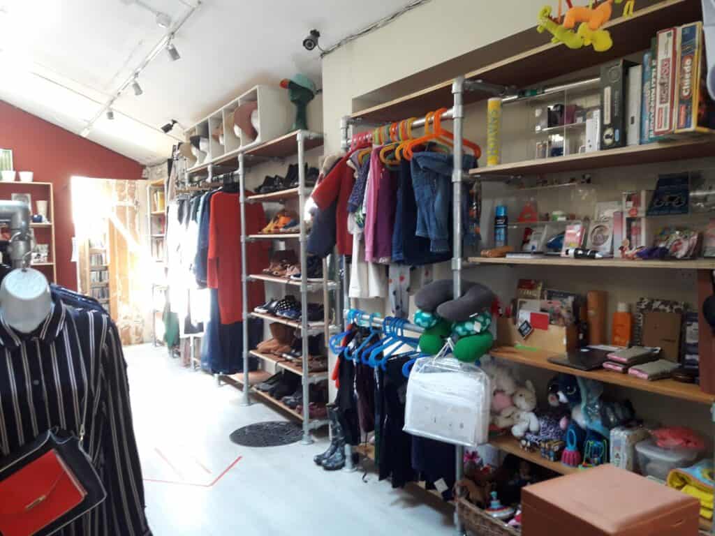 best charity shops bethnal green best charity shops london best charity shops east london 2 oxfam london lamas pyjamas roman road